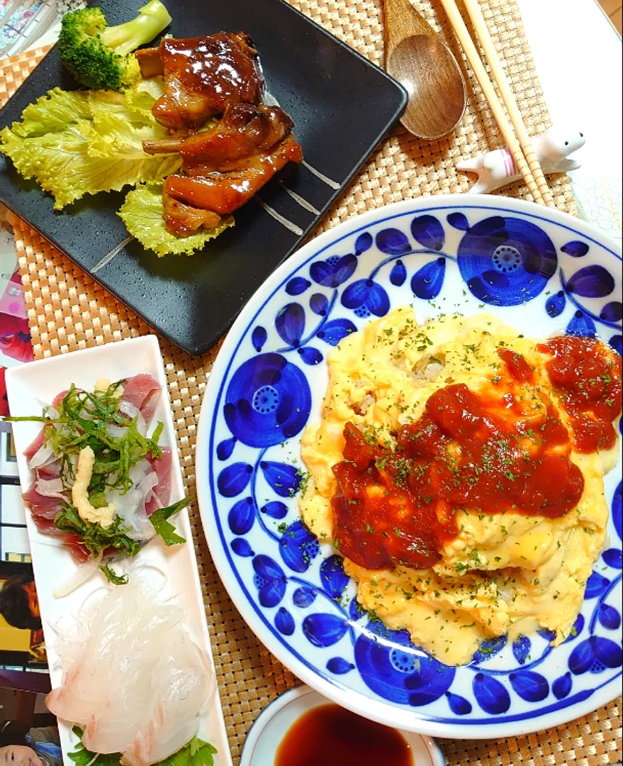 ガーリックライスでオムライスとスペアリブのマーマレード煮で夕ご飯🍴|ポチさん