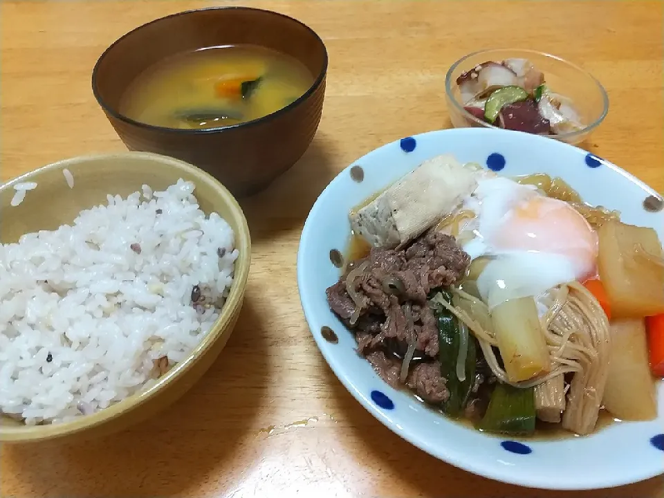 Snapdishの料理写真:すき煮
たこの和え物など|ことみんさん