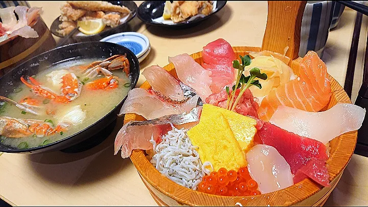 海の幸 海鮮丼🐟|ぽちゃマクさん