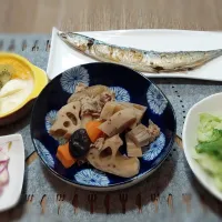 Snapdishの料理写真:塩秋刀魚、煮物|みーちゃんさん