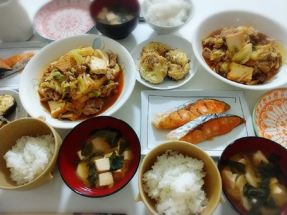 夕食(*^^*)
豚肉と厚揚げと野菜の食べラー炒め
焼き鮭
しいたけのツナチーズ焼き
お味噌汁(里芋、豆腐、ワカメ)|プリン☆さん