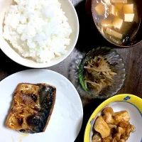 サバの塩焼き、鶏肉と厚揚げ煮|みかさん∞さん