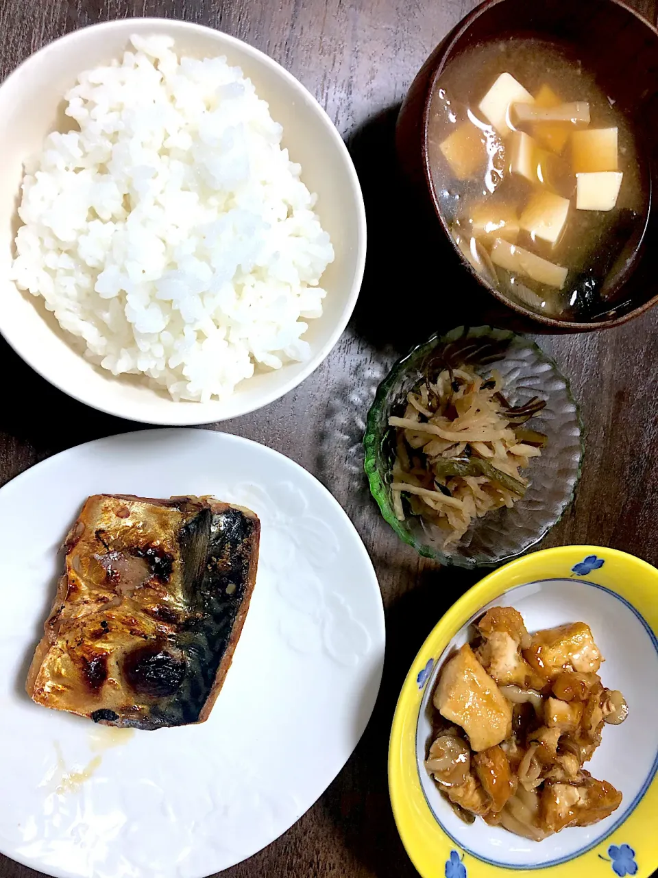 サバの塩焼き、鶏肉と厚揚げ煮|みかさん∞さん