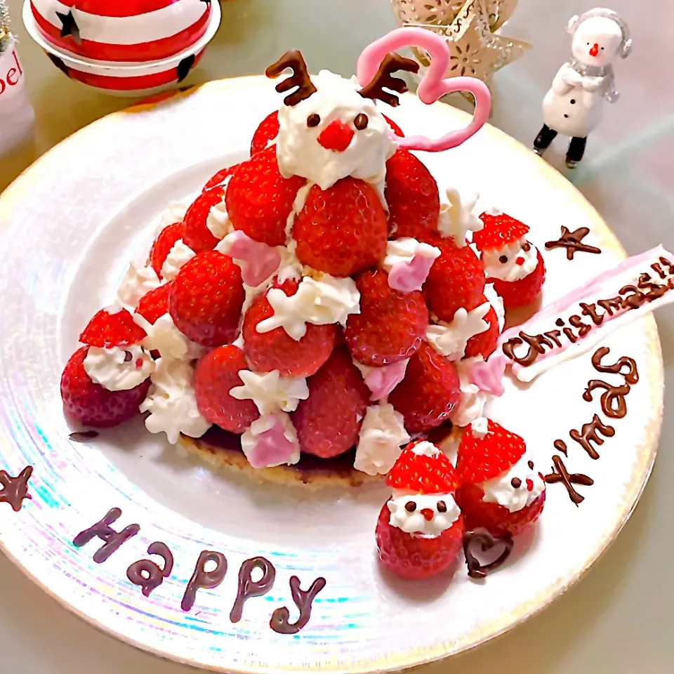 たっぷり❣️いちごサンタのXmasケーキ🎅🍓🎂|Catherineさん