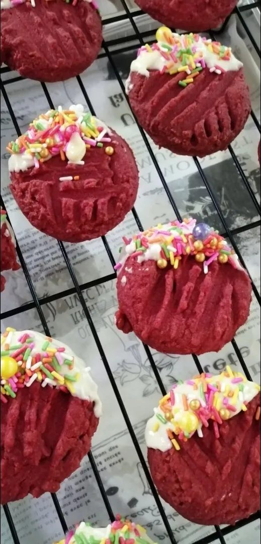 Snapdishの料理写真:Red​ Velvet​ Cookie
คุกกี้​เรดเวลเวท
ราคา​ 15​ บาท
สนใจสั่งซื้อ​ได้ที่​
Fb​ Bake.fresh.oven
IG​ Bakefreshoven|BakeFreshOvenさん