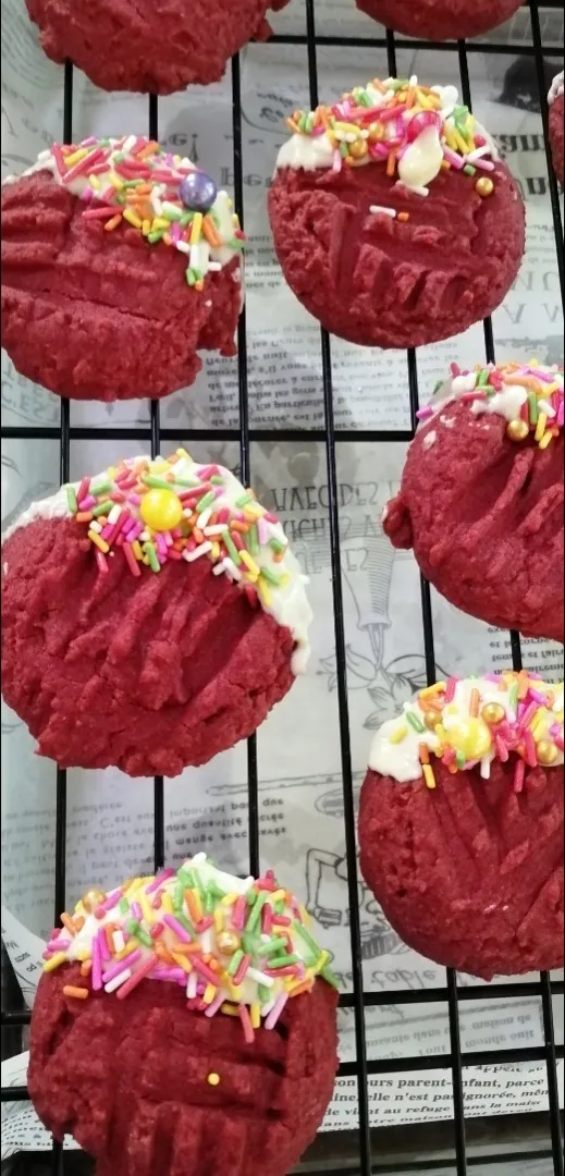 Red​ Velvet​ Cookie
คุกกี้​เรดเวลเวท
ราคา​ 15​ บาท
สนใจสั่งซื้อ​ได้ที่​
Fb​ Bake.fresh.oven
IG​ Bakefreshoven|BakeFreshOvenさん