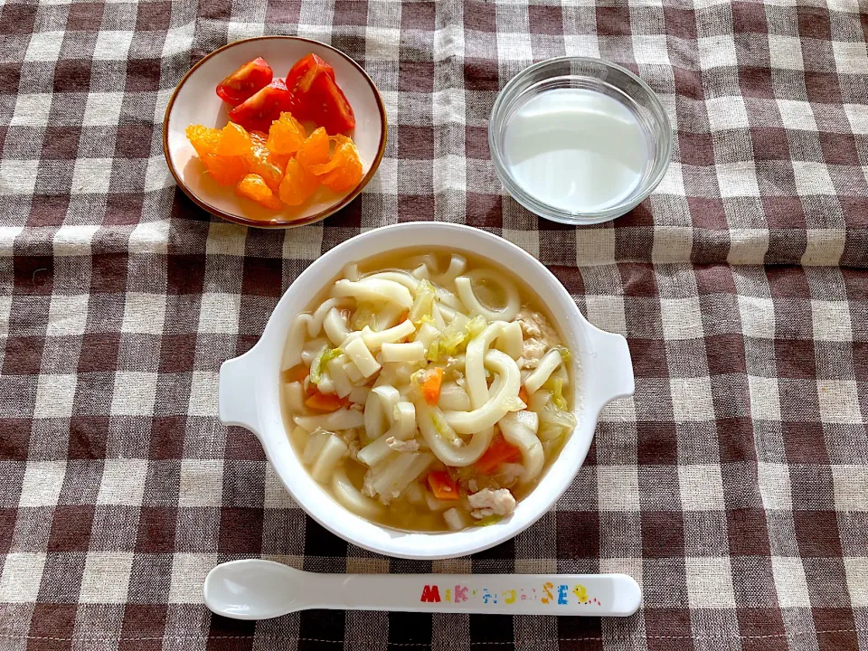 【離乳食】鶏肉と野菜のうどん、ミニトマト、みかん、牛乳|sayaさん