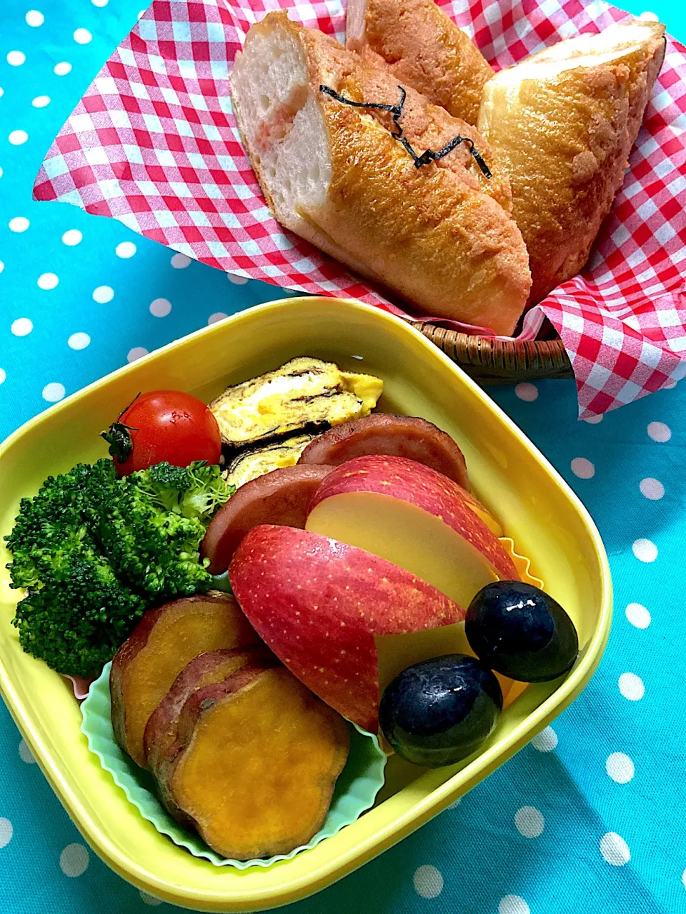 明太パンのお弁当|まめすけ⭐︎さん