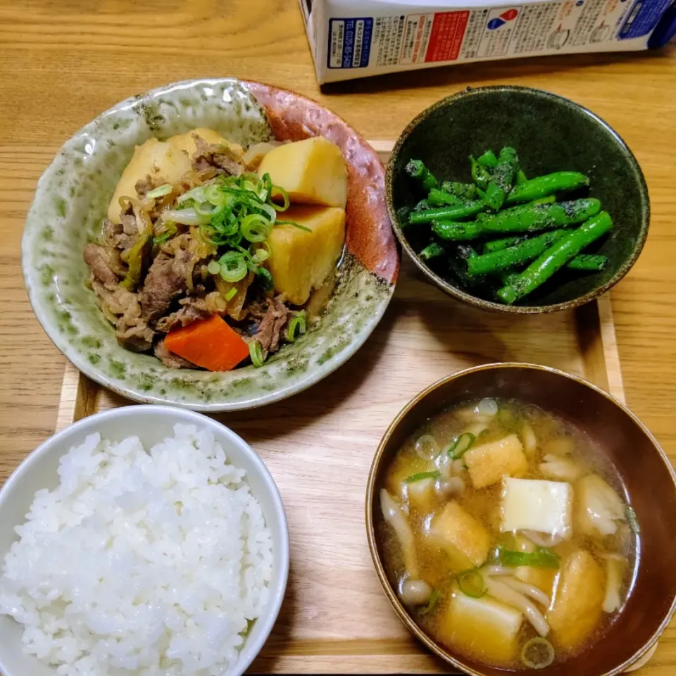 Snapdishの料理写真:『肉じゃが晩ごはん 甘酒煮』|seri-chanさん