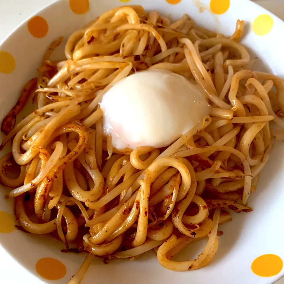 Snapdishの料理写真:台湾風ピリ辛味焼きうどん(◍•ڡ•◍)❤|いつみさん