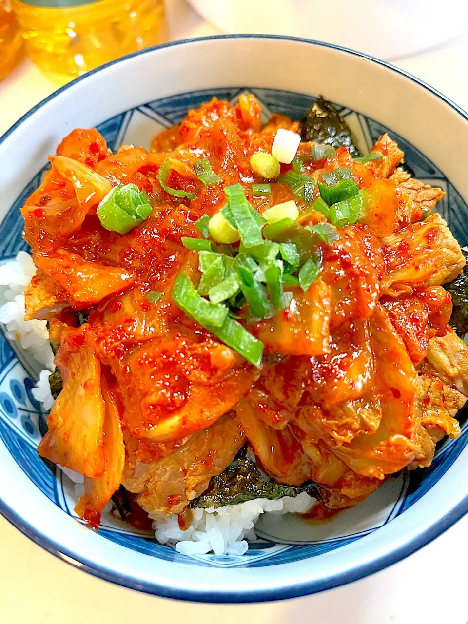 Snapdishの料理写真:豚肉のキムチ蒸し丼|のろさん