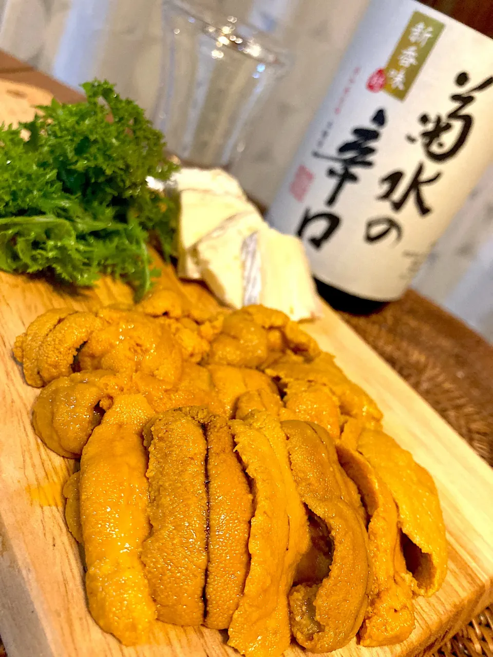 Snapdishの料理写真:雲丹と菊水の辛口😋🍶💕✨あー幸せ😍|アイさん