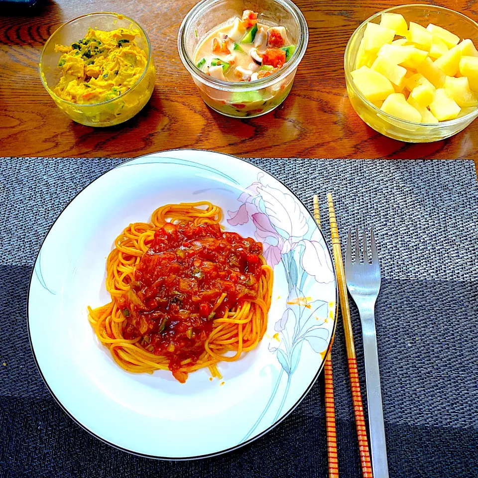 ミートソースパスタ、常備菜、漬物|yakinasuさん