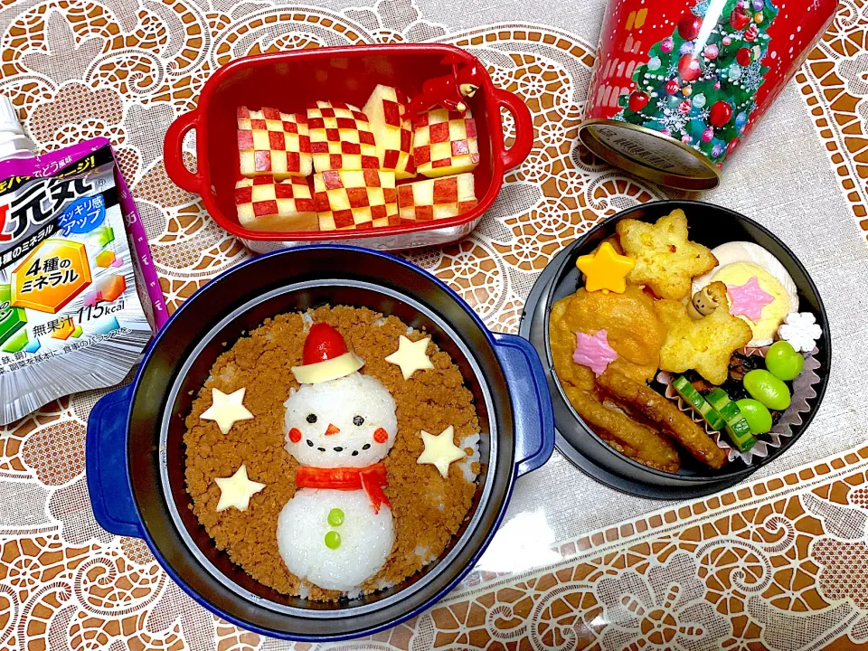 2021.12.11の娘部活弁当は雪だるまのそぼろ弁当🎄|makoさん