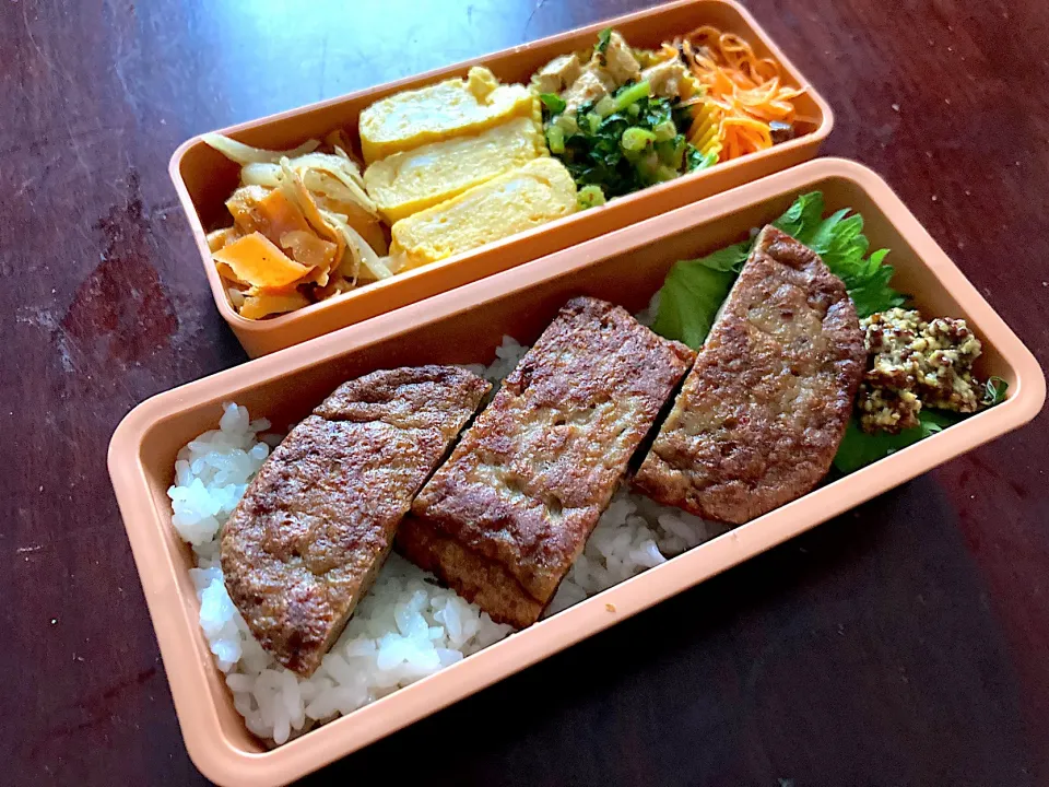 Snapdishの料理写真:マルシンハンバーグ弁当|Naoko Miyataさん