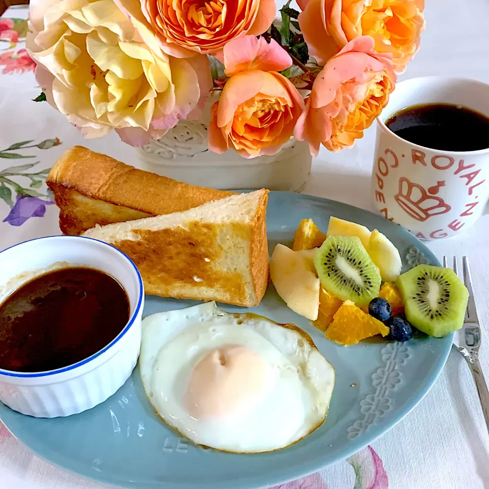 Snapdishの料理写真:🌼🌼花とモーニングプレート🌼🌼|あっちゃんさん