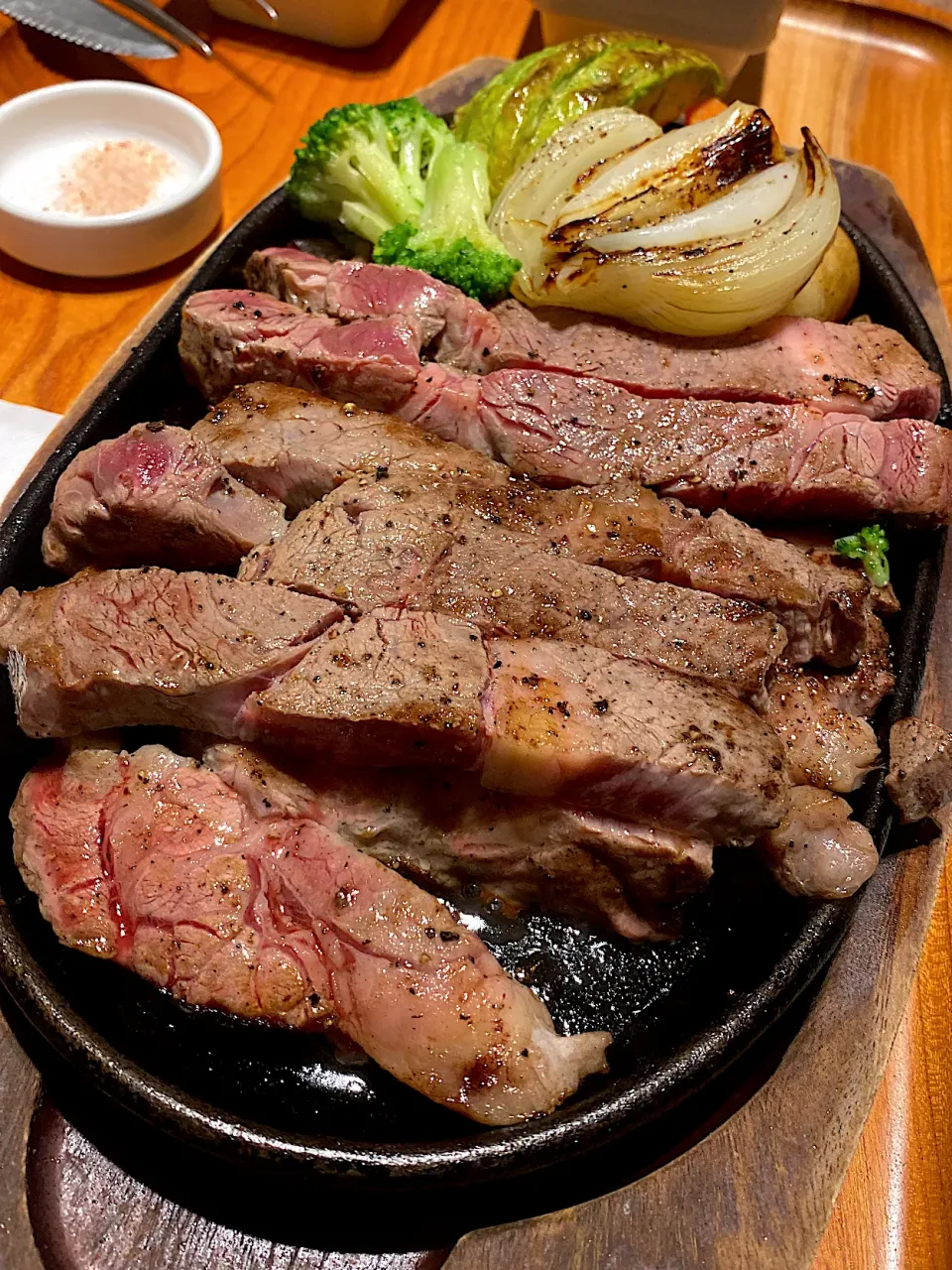 Snapdishの料理写真:1ポンドステーキ🥩|okazuさん