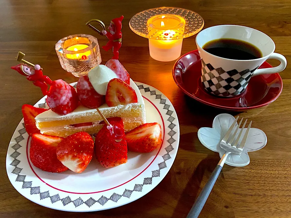 苺ショートケーキ🍰🍓🍓🍓ウマウマ～(´౿`)♡|ナナさん