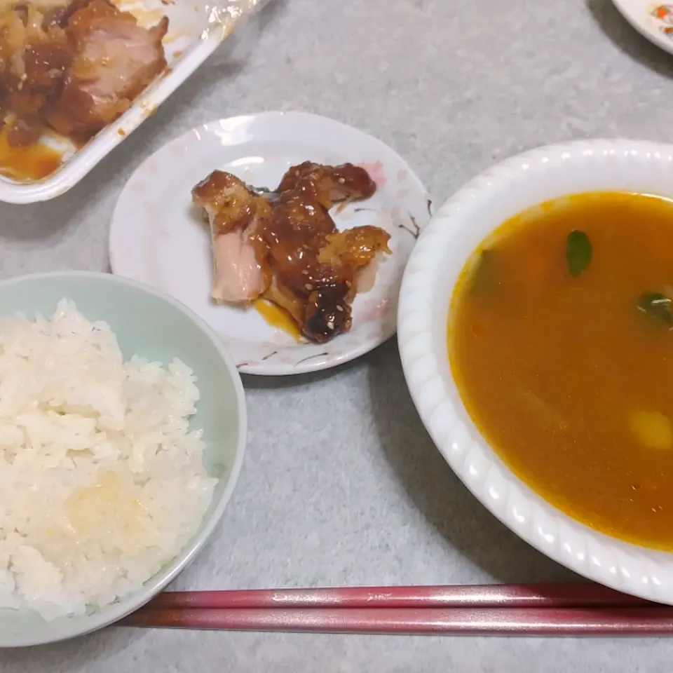 カレースープと照り焼きチキンの晩ごはん☆|yuika☆さん