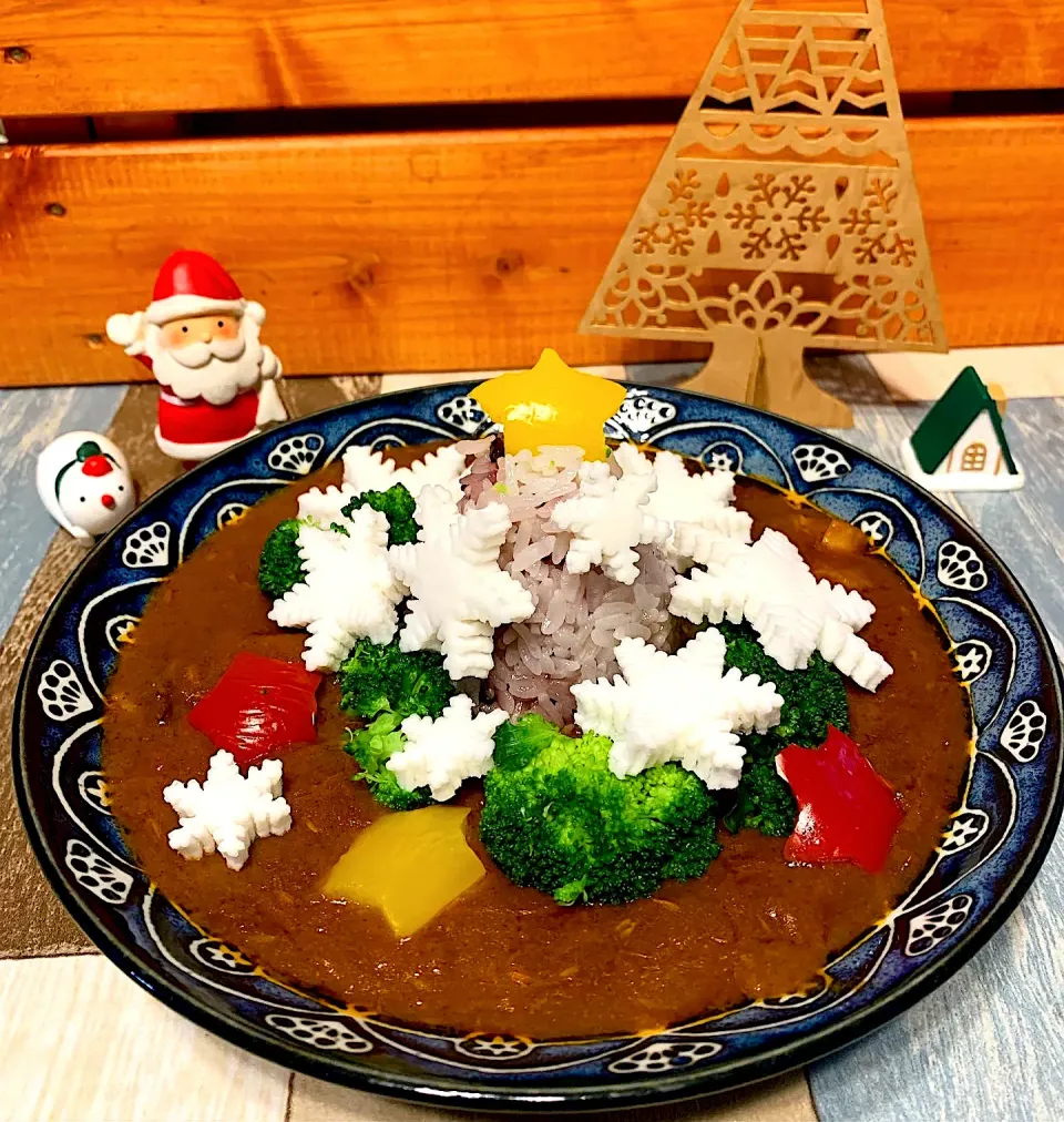 レトルトカレーをクリスマスカレーに変身🎄|みっこちゃんさん