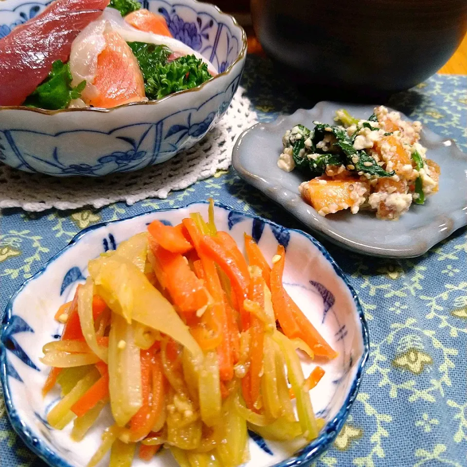 にゃんぺこさんの料理 万能味ソースで✨セロリとにんじんの味噌きんぴら|とまと🍅さん