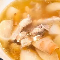 Pork rib and daikon soup 🍚🥢|Mary Lawさん