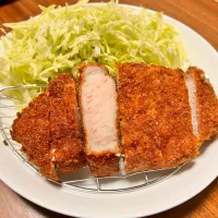 Snapdishの料理写真:厚切りトンカツ|ピロ式さん