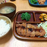 とんかつ
わさび菜のお浸し
カボチャのマスタードサラダ|ことみんさん