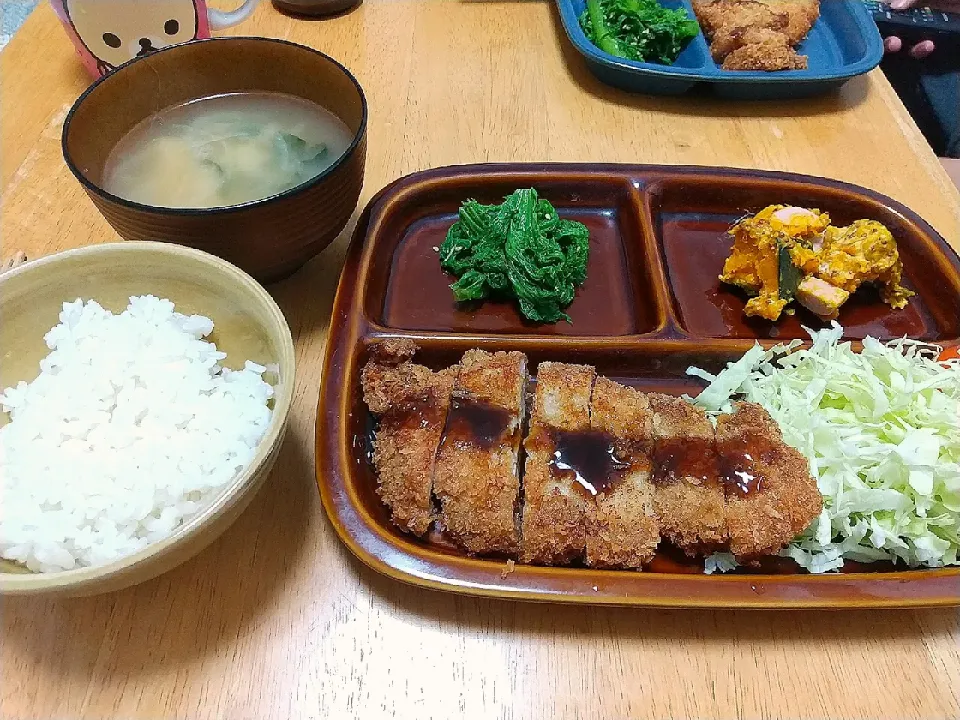 とんかつ
わさび菜のお浸し
カボチャのマスタードサラダ|ことみんさん