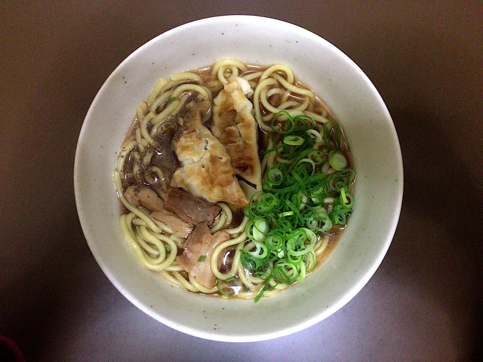 チルド醤油ラーメン(餃子入)|ばーさんさん