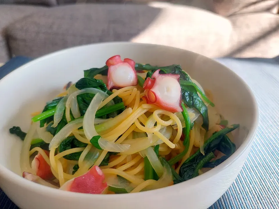 タコのガーリックオイルパスタ🍝|しあるさん