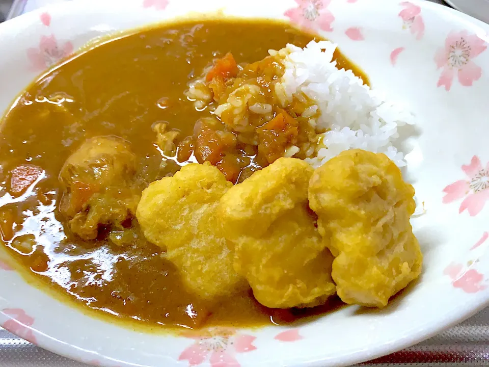 骨つきチキンカレー☆ナゲットのせ|ゆきっちさん