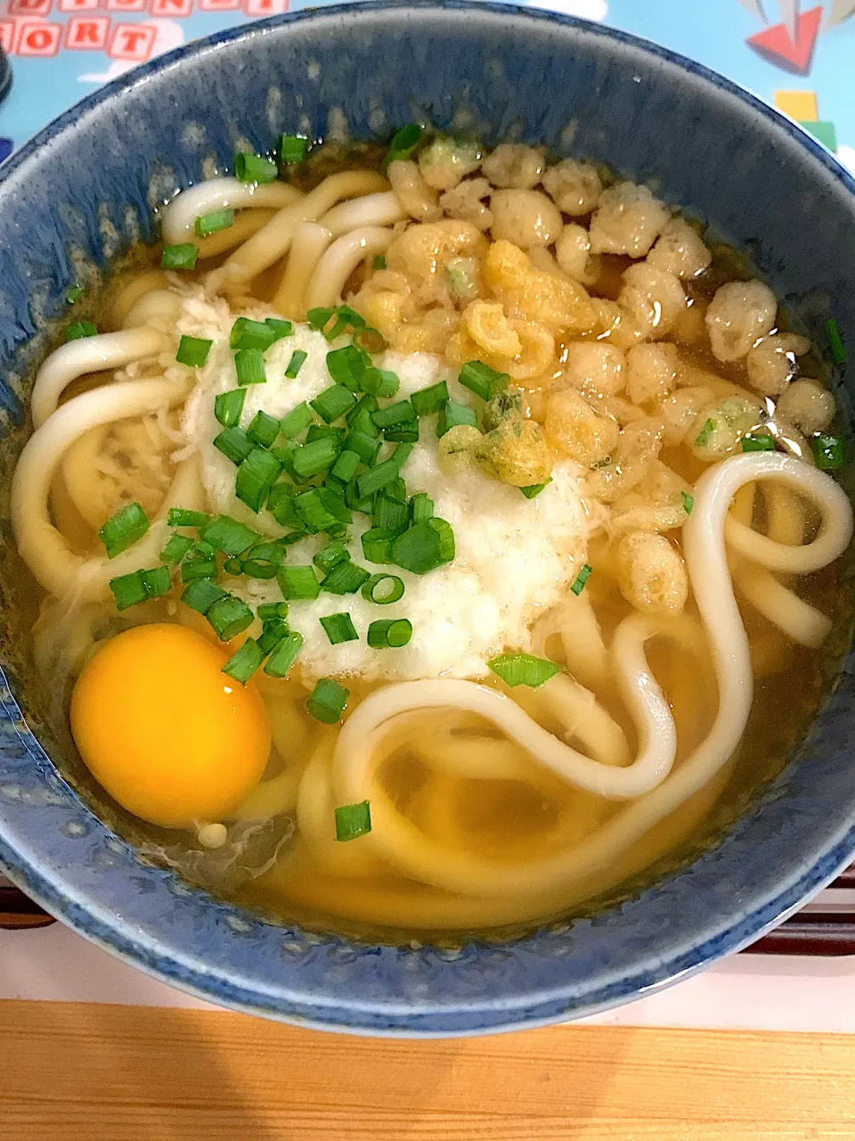 とろろ月見たぬきうどん|ぺろたんさん