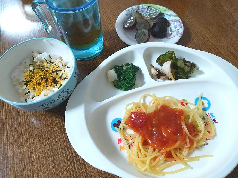 Snapdishの料理写真:ミートソースパスタ
菜花とシーフードのスープ煮煮
ちくわときゅうりの塩昆布和え|尚さん