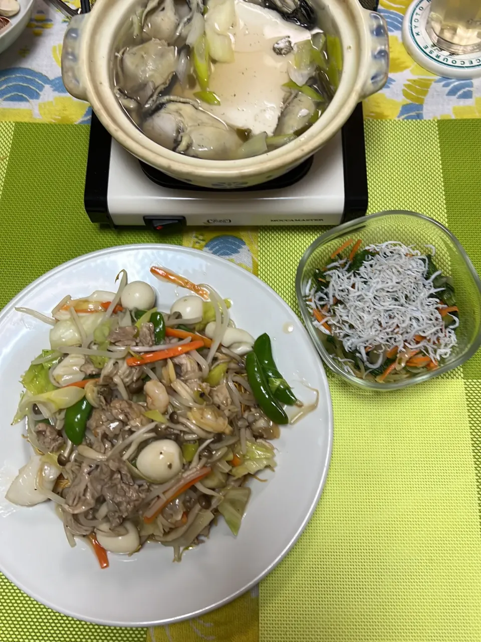 あんかけ焼きそば、牡蠣湯豆腐、春菊ナムルにしらすのせ|peanutsさん