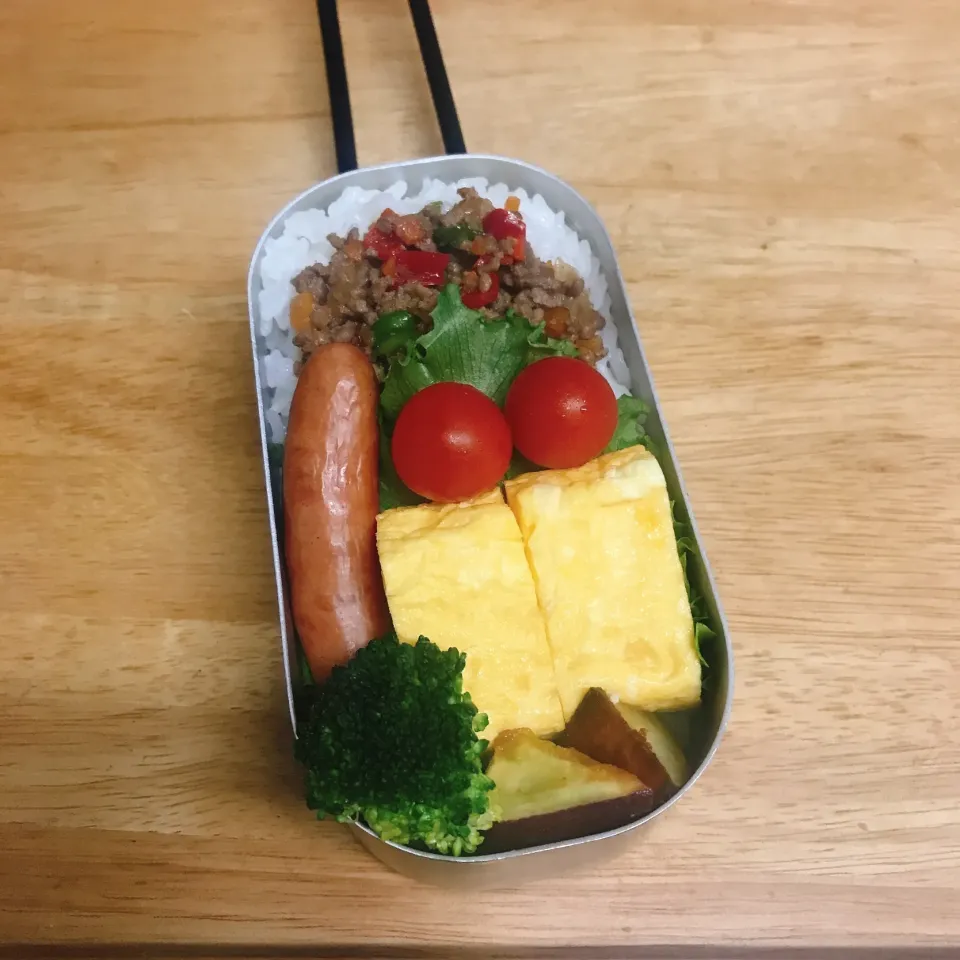 Snapdishの料理写真:次男男子高校生弁当・スタミナそぼろ丼|mickyさん