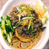 黒胡麻担々麺;Szechuan dish of noodles covered with a sauce of black sesame paste and chili oil