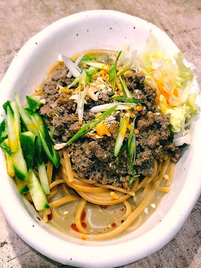 黒胡麻担々麺;Szechuan dish of noodles covered with a sauce of black sesame paste and chili oil|samiさん