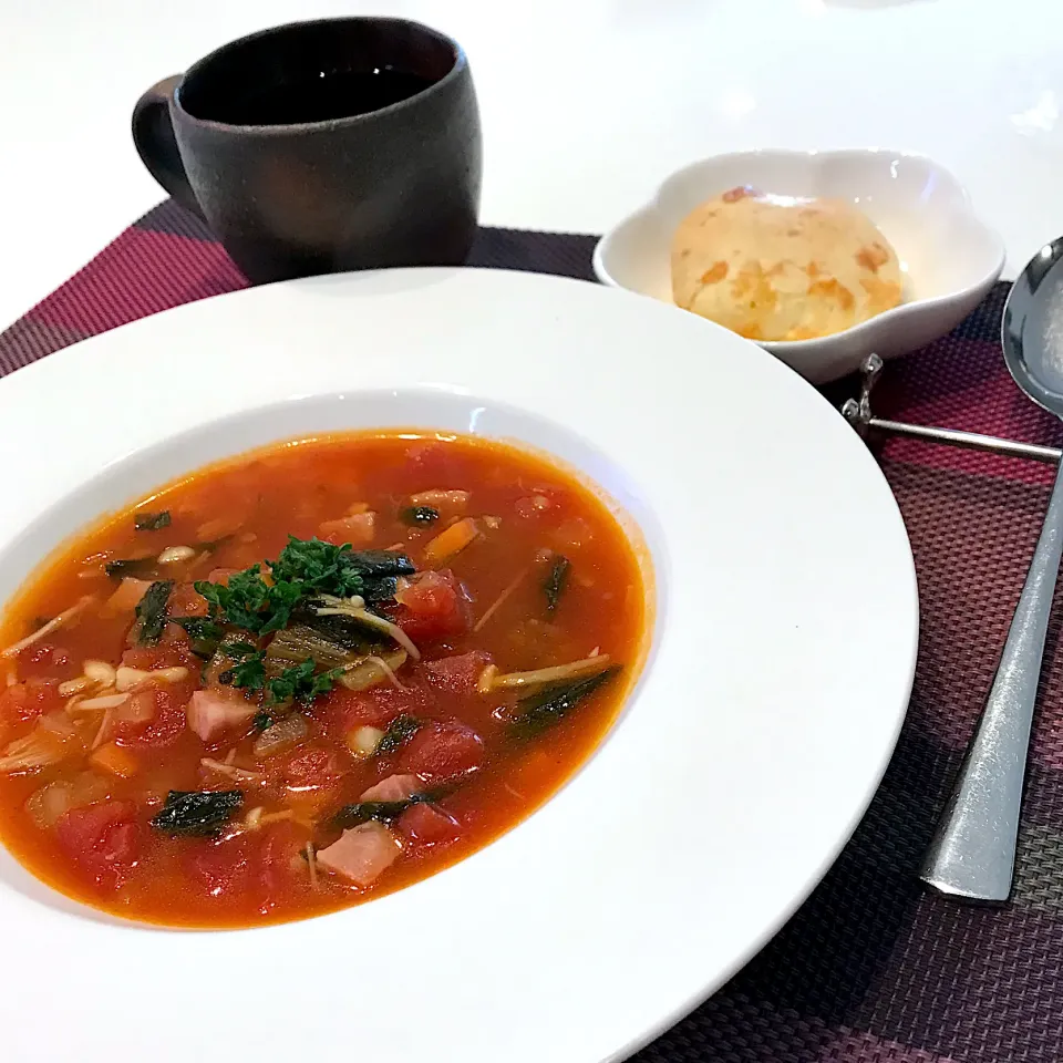 キノコと野菜のトマトスープ🍅😋|ナムナムさん