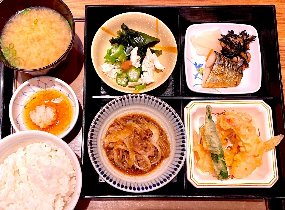 極めて普通な昼定食🍱|にゃあ（芸名）さん