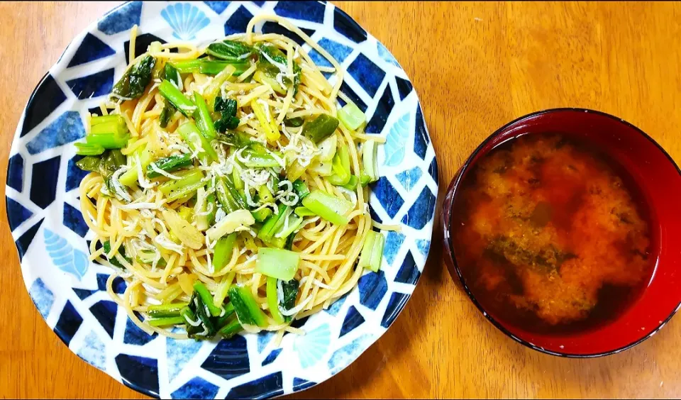 １２月４日　小松菜としらすのレモン醤油ペペロンチーノ　豆腐とわかめのお味噌汁|いもこ。さん