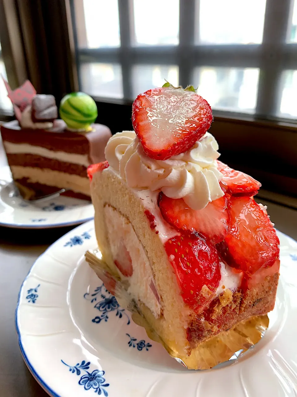 いちご🍓ケーキ🍰とキャラメルショコラ|ビーグルさん