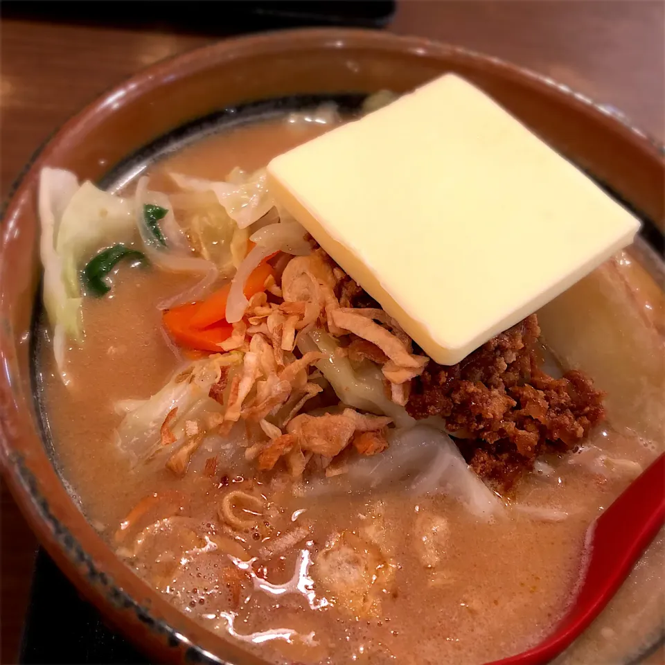 麺場 田所商店　札幌野菜味噌ラーメン バタートッピング|Hiro Yanさん