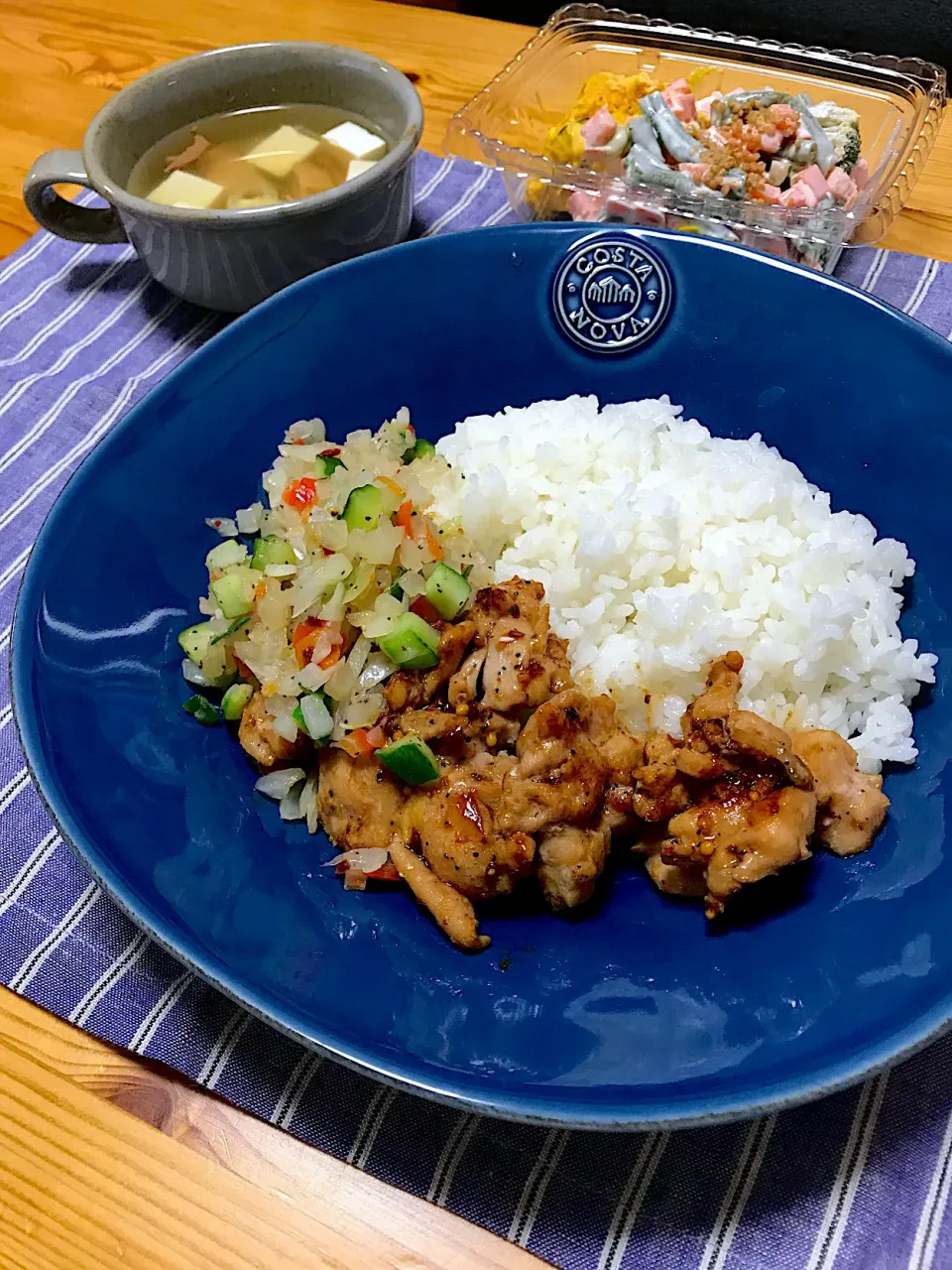 シャキシャキ玉ねぎソースと食べる！ディアボラ風チキンソテー、お味噌汁、サラダ|sayaさん