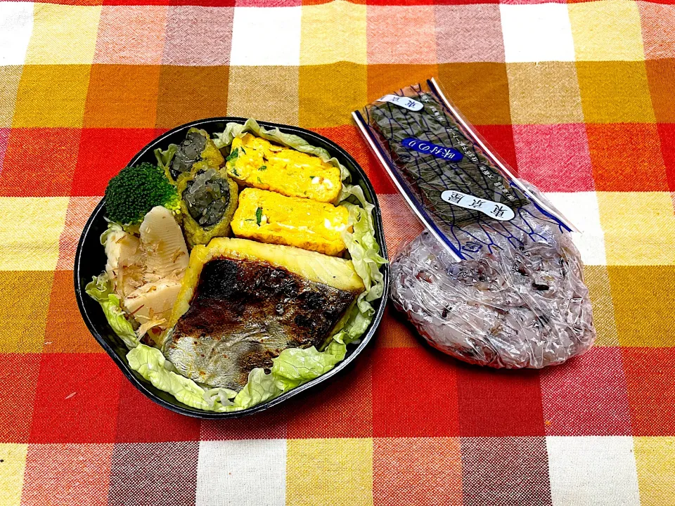 さわら麹味噌焼き、筍の土佐煮、ネギ入りだし巻き卵、海苔巻き天ぷら|jackybeanさん