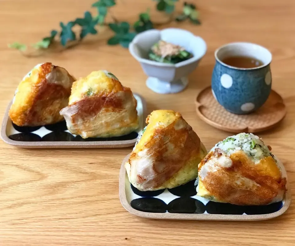 Snapdishの料理写真:野沢菜・ベーコン・チーズの焼きおにぎり🍙|てんのすけさん