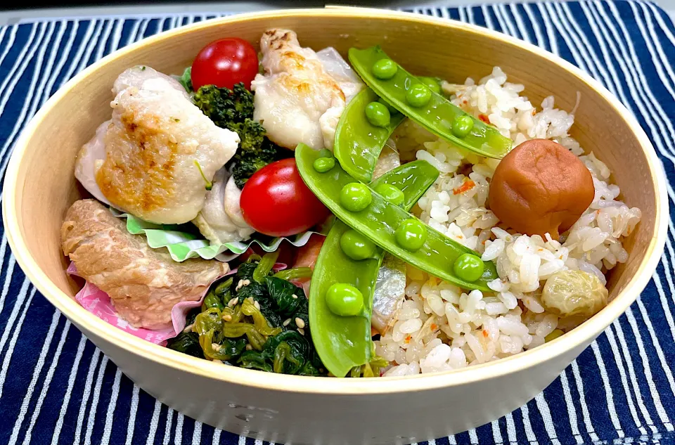 鶏肉ソテー、角煮と炊き込みご飯🍱|なお🅿️さん