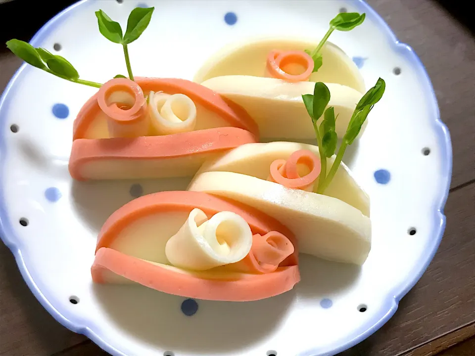 Snapdishの料理写真:一正さんの蒲鉾でお花💐|みえさん