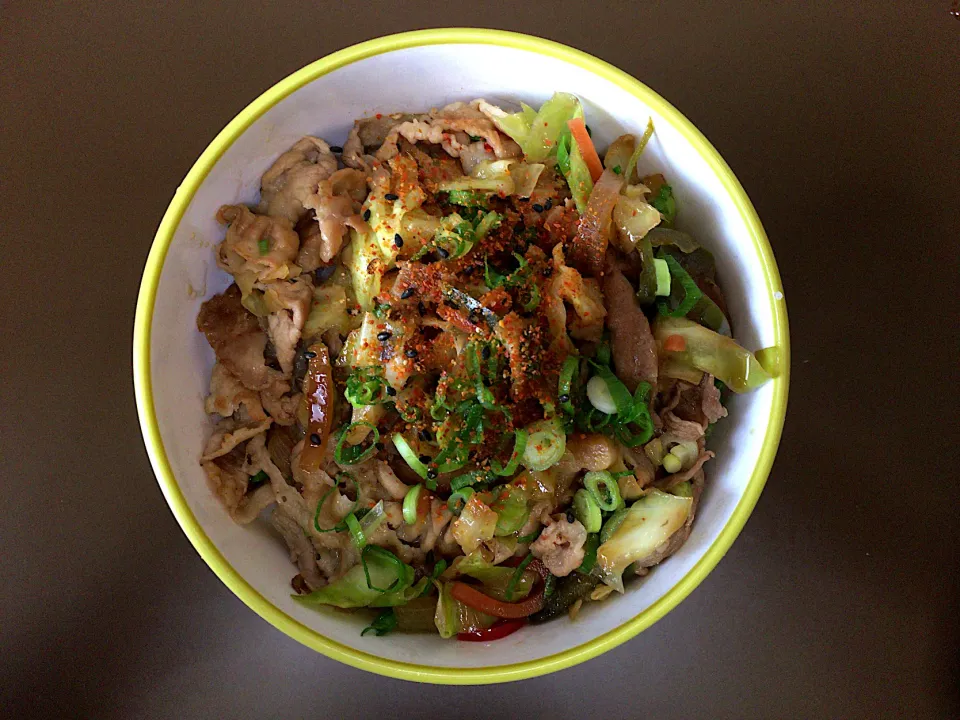 豚肉野菜炒め丼|ばーさんさん