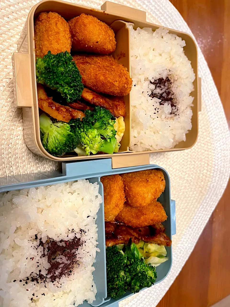 Snapdishの料理写真:コロッケ＋味噌漬け豚炒め弁当|Mzkさん